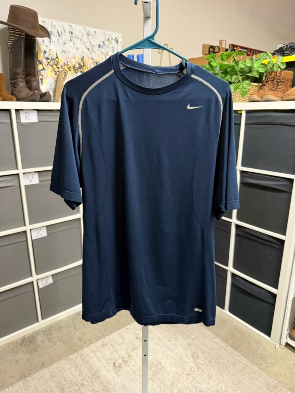 Nike Men's Navy Short-Sleeve Dri-FIT Performance Shirt